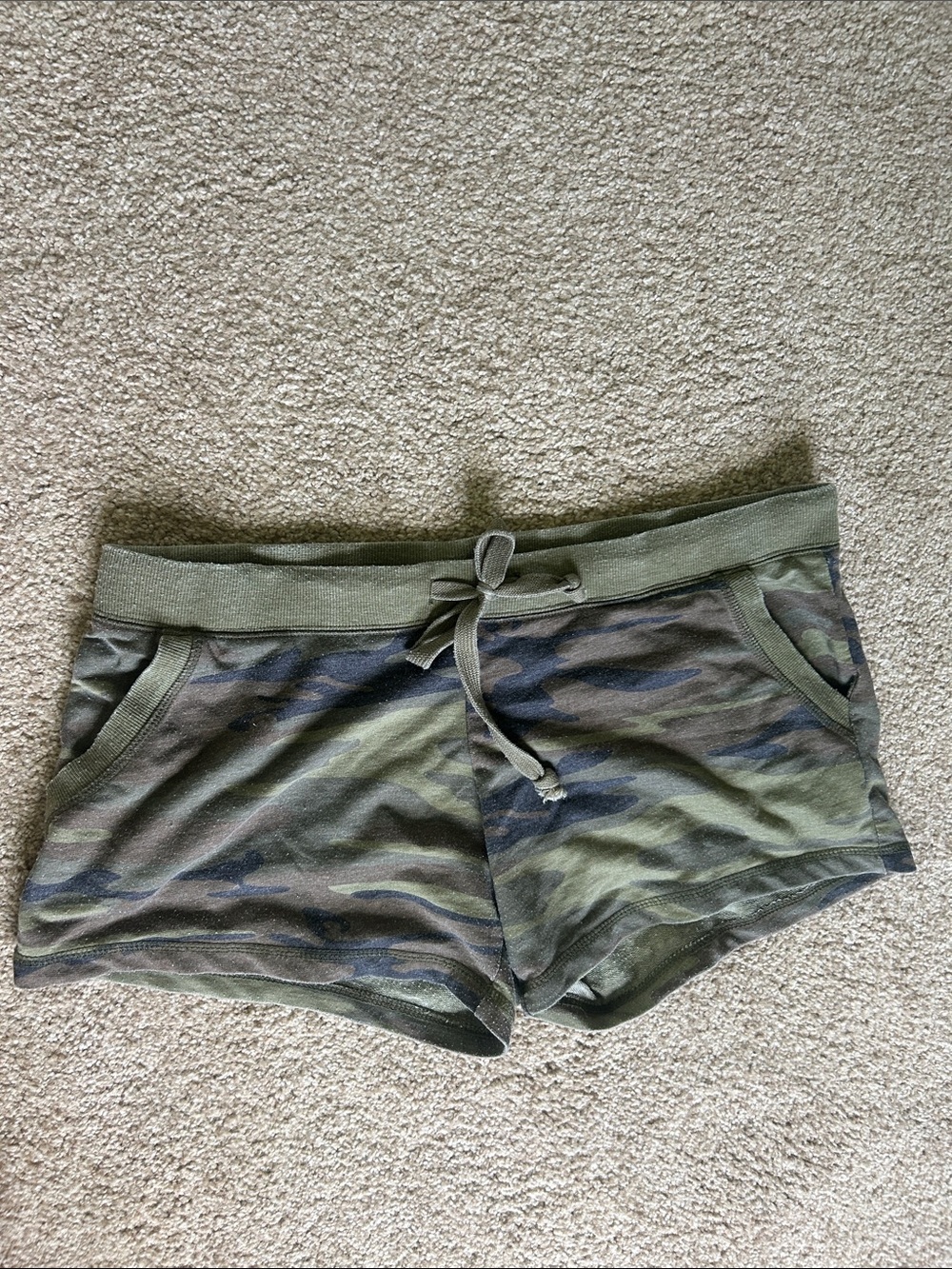 Z SupplyCamo Lounge Drawstring Shorts - Olive Green
